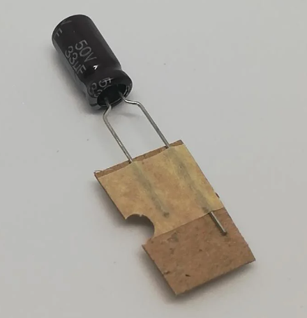 33uF 50V  85C EBAT:6X11x5 Elektrolitik Kondansatör